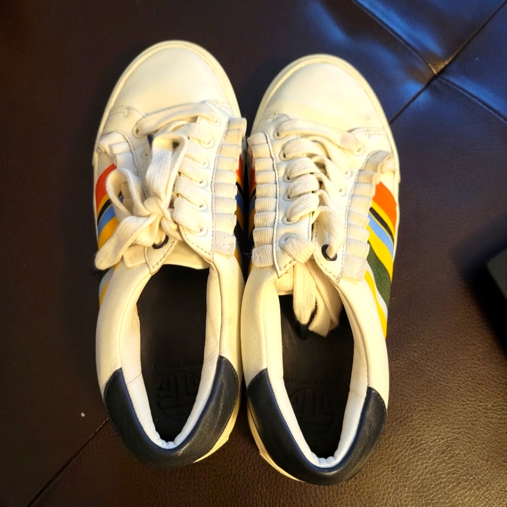 TB sneakers 👟